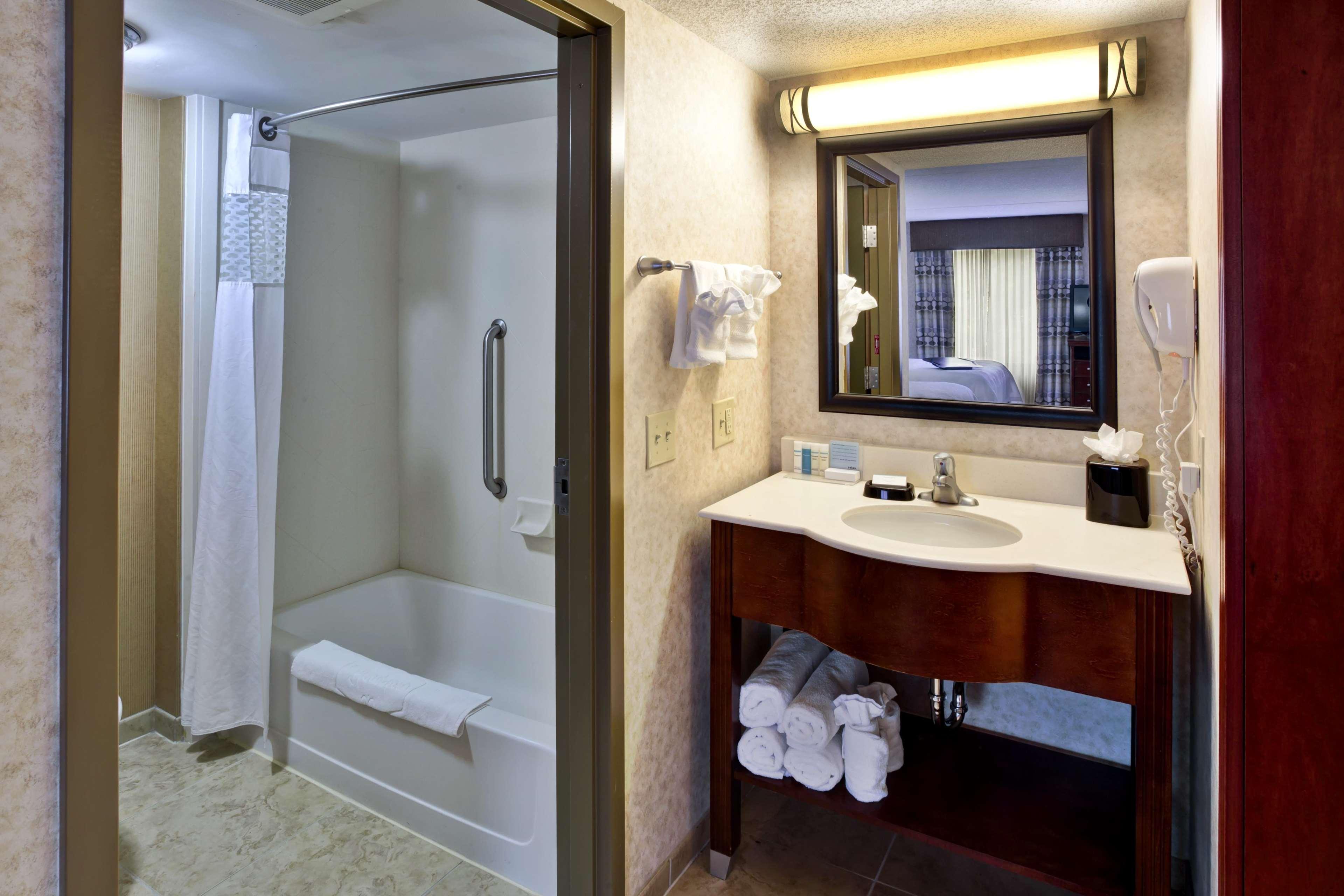 Hampton Inn & Suites Richmond/Virginia Center Глен Ален Екстериор снимка