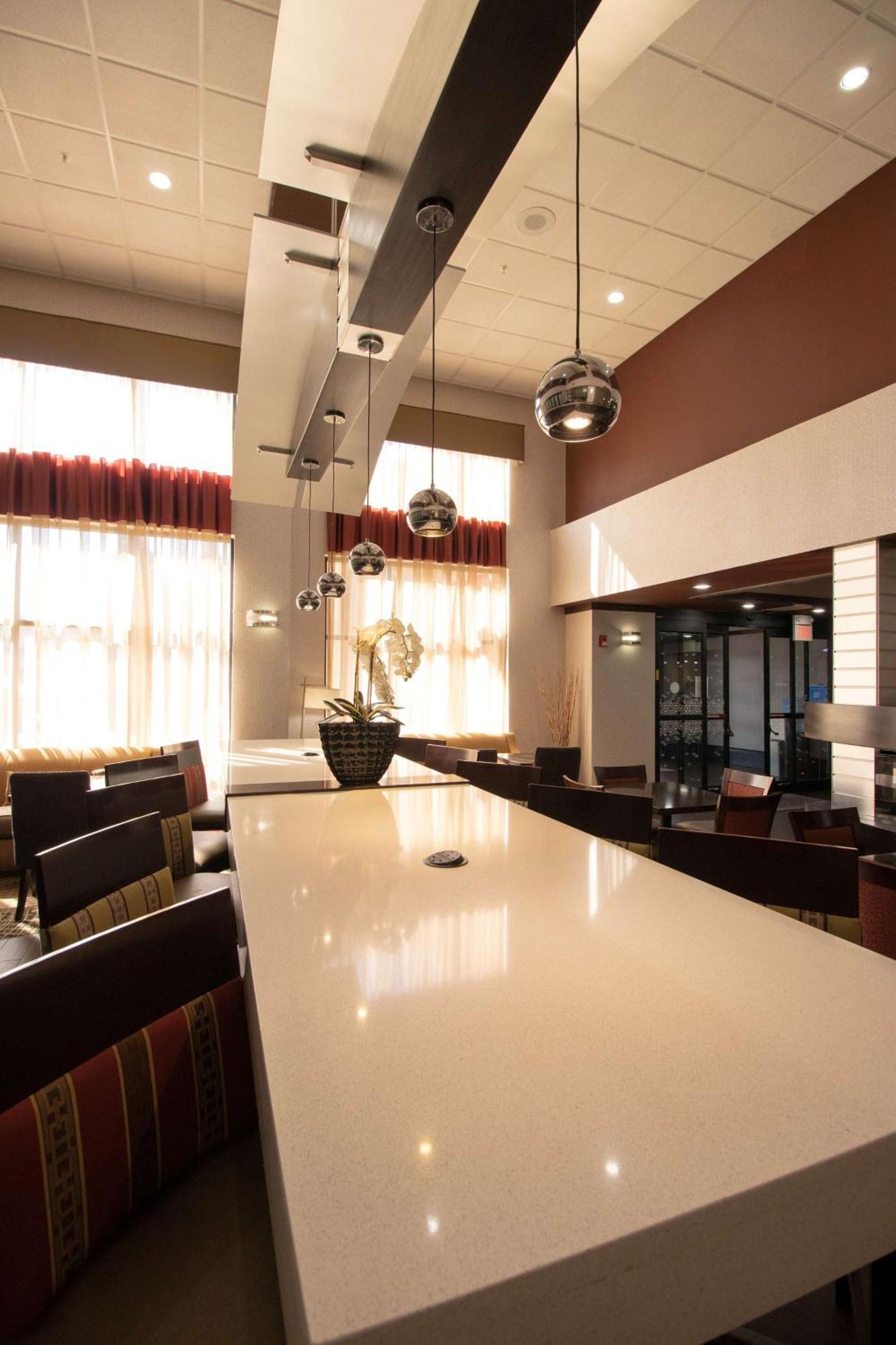 Hampton Inn & Suites Richmond/Virginia Center Глен Ален Екстериор снимка