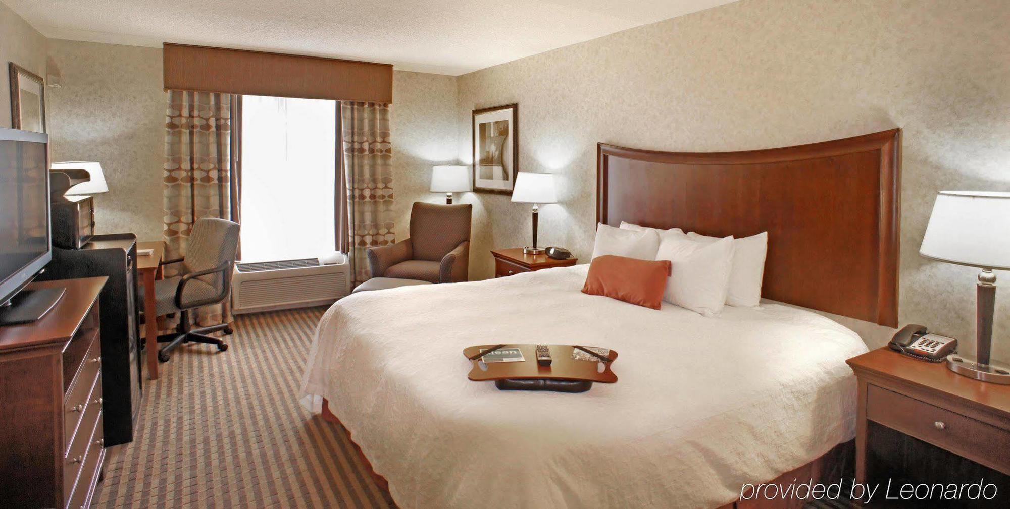 Hampton Inn & Suites Richmond/Virginia Center Глен Ален Стая снимка